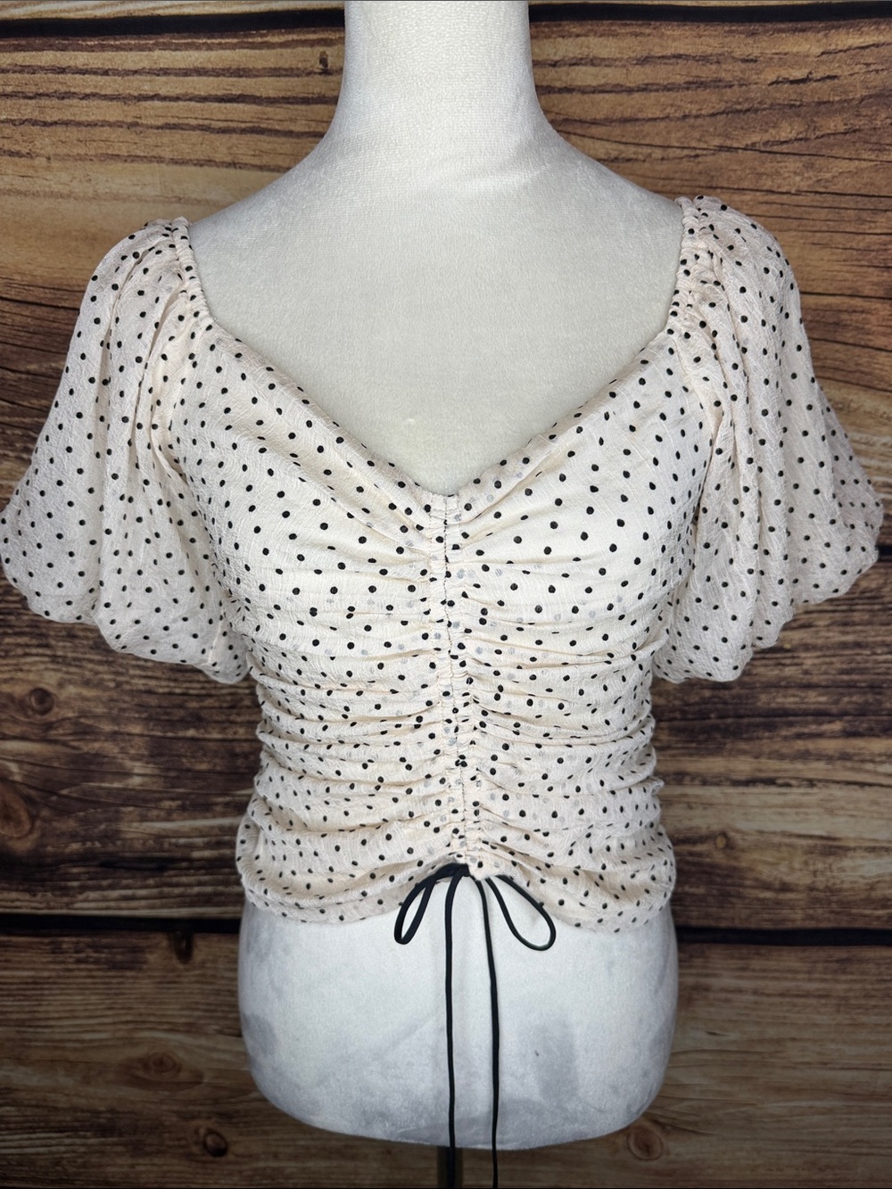 DO+BE Cream and Black Polka Dot Ruched Tie-Front Puff Sleeve Top